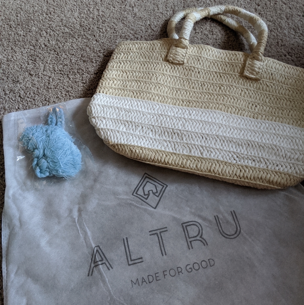 Altru Straw Beach Tote